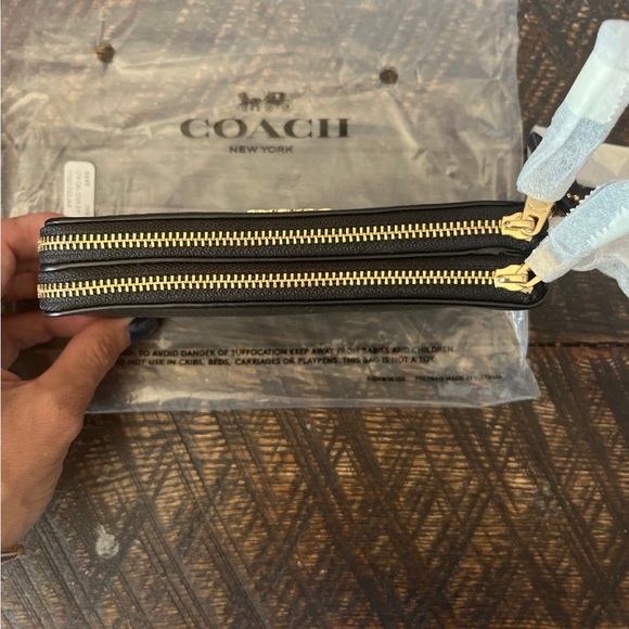 Coach Wallet - Picture 3 of 4